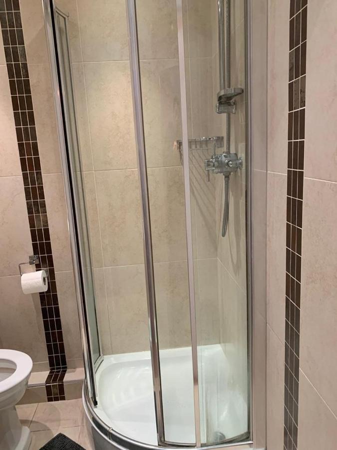 Lovely 3 Bedroom Apartment London Luaran gambar